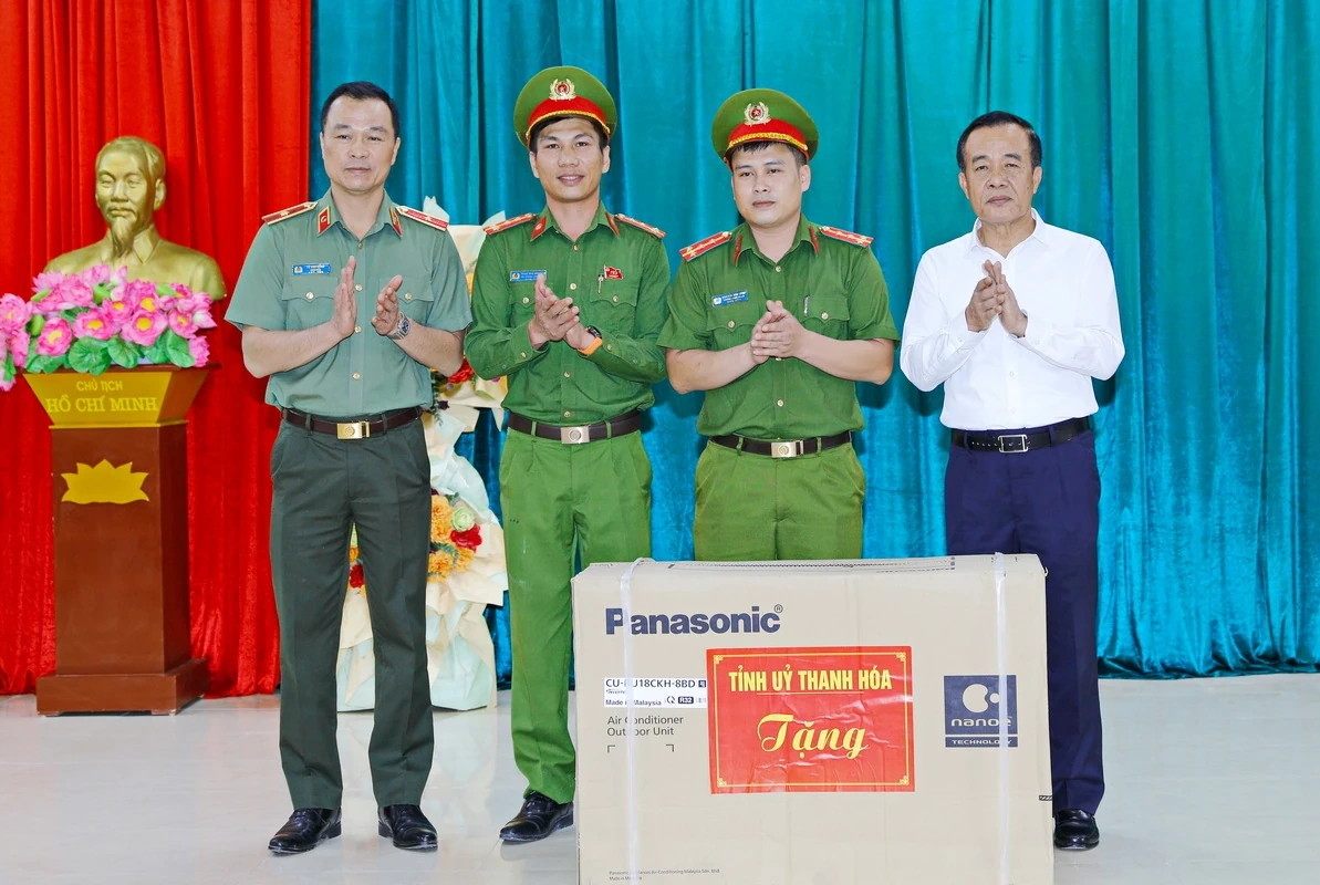 Bí thư Tỉnh ủy Lê Đức Thái kiểm tra tình hình đời sống và việc thực hiện nhiệm vụ của cấp ủy, chính quyền, lực lượng vũ trang vùng cao biên giới
