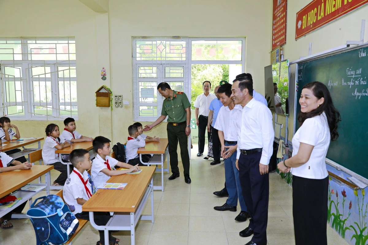 Bí thư Tỉnh ủy Lê Đức Thái kiểm tra tình hình đời sống và việc thực hiện nhiệm vụ của cấp ủy, chính quyền, lực lượng vũ trang vùng cao biên giới