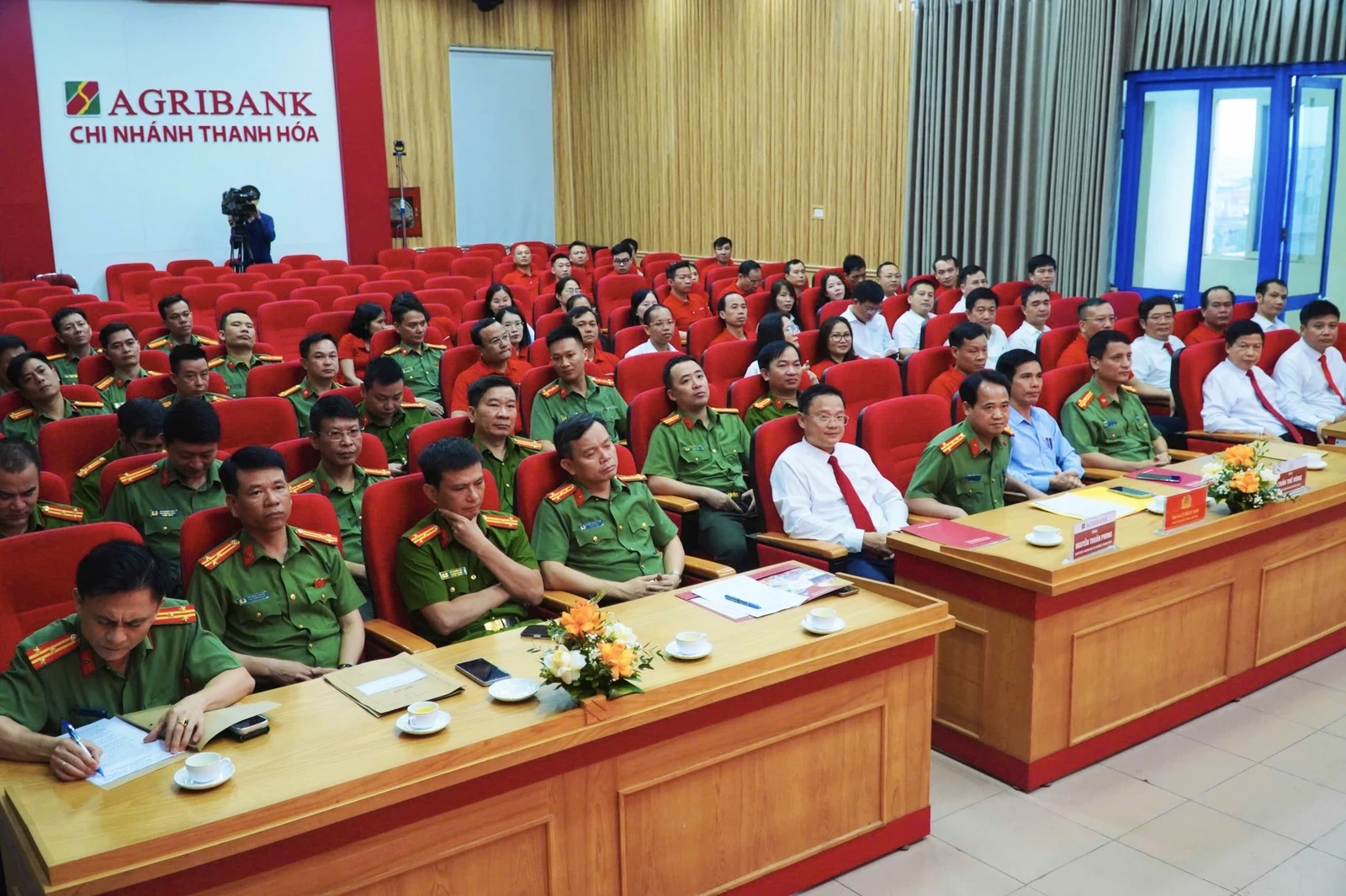 Tăng cường phối hợp đảm bảo an ninh trật tự hoạt động ngân hàng