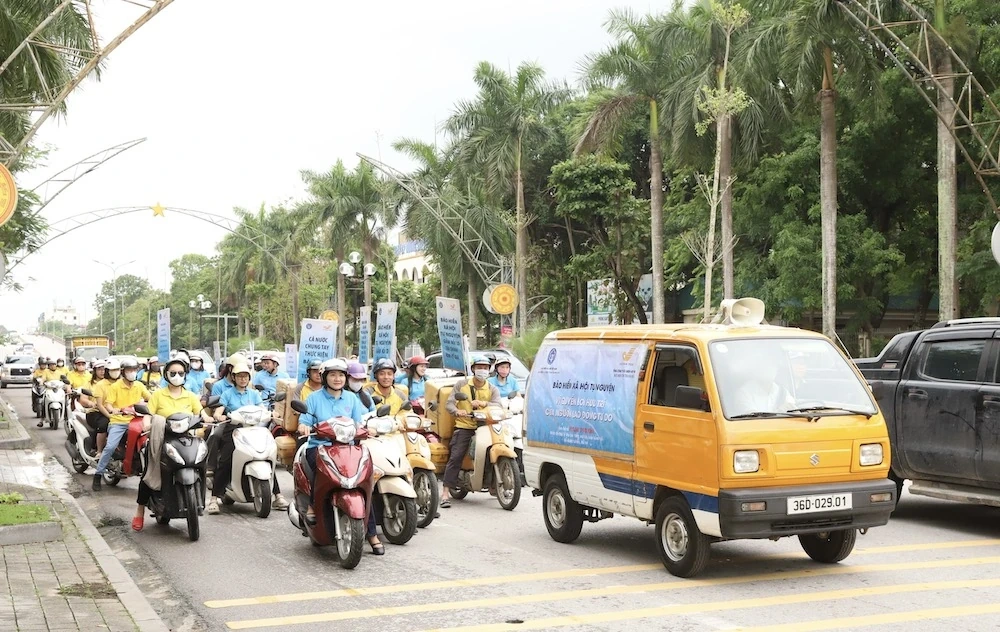 Phát động, ra quân hưởng ứng Tháng cao điểm tuyên truyền, phát triển người tham gia BHXH, BHYT 