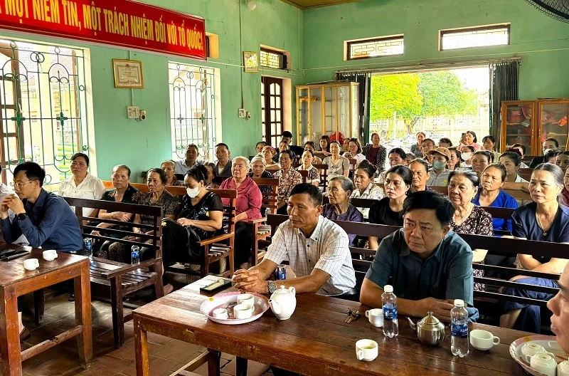AIA Việt Nam chi trả hơn 1,128 tỷ đồng quyền lợi bảo hiểm cho khách hàng tại xã Nông Cống