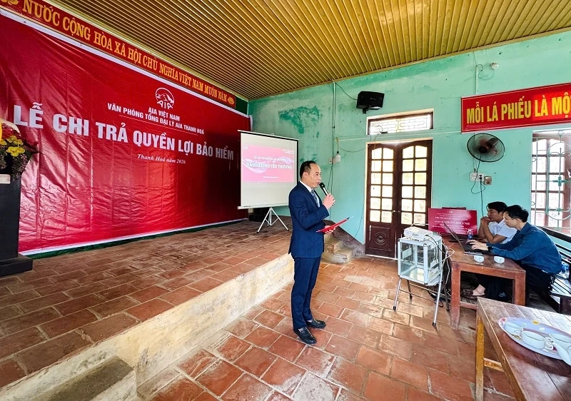 AIA Việt Nam chi trả hơn 1,128 tỷ đồng quyền lợi bảo hiểm cho khách hàng tại xã Nông Cống