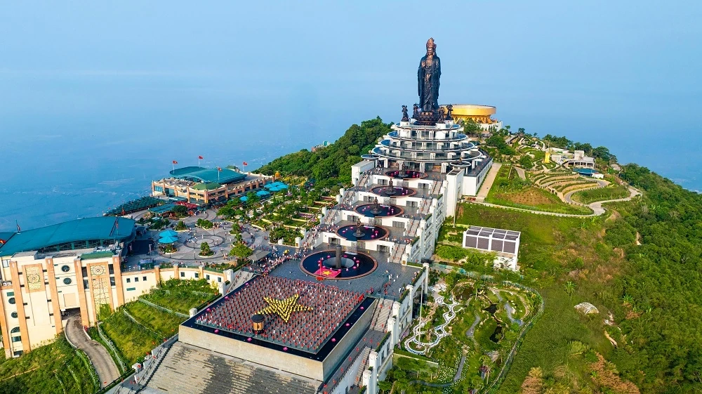 Những điểm đến bùng nổ hứa hẹn tiếp tục sôi động dịp hè và lễ Quốc khánh 2/9