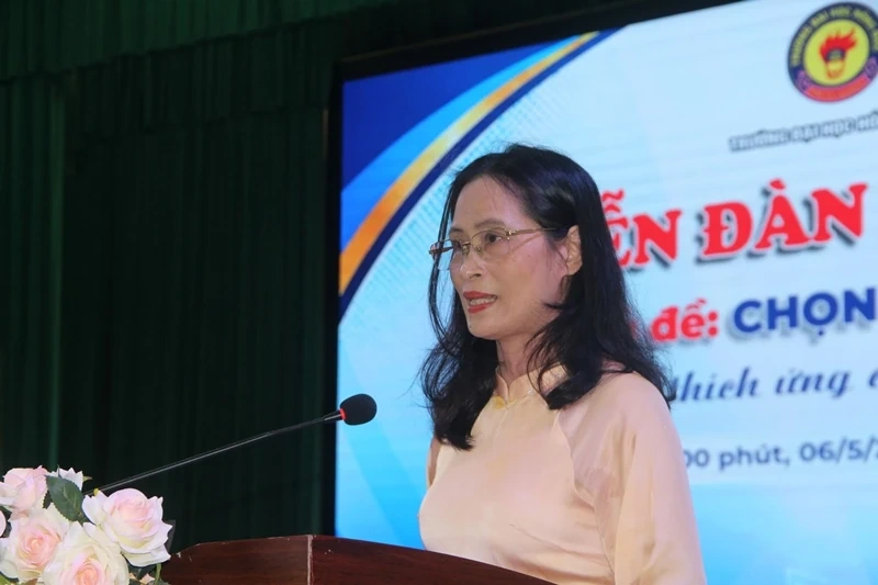 Diễn đàn hướng nghiệp “Chọn việc hay chọn nghề - Chiến lược thích ứng cho sinh viên trong kỷ nghuyên AI”
