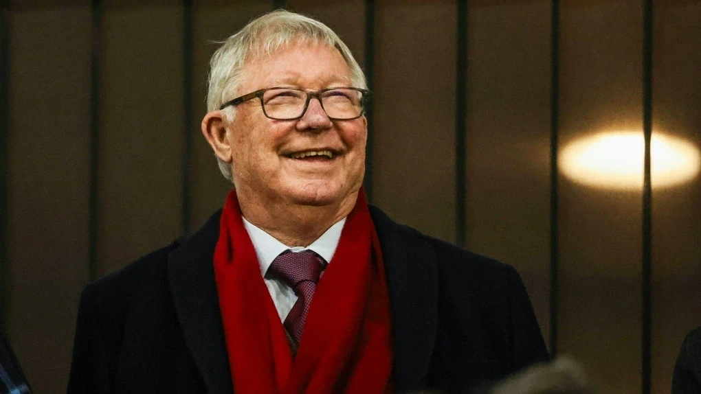 HAGL rộng cửa trụ hạng, Thể Công Viettel hụt hơi trong cuộc đua vô địch; Man Utd giành vé dự Champions League
