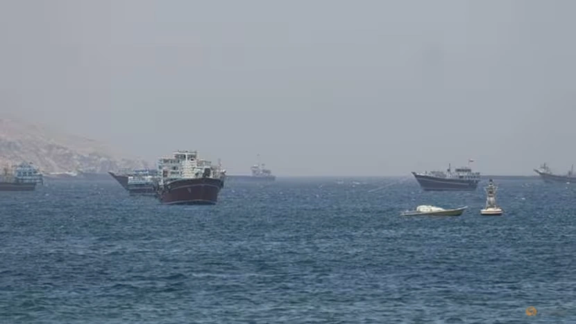 Mỹ, Iran gia tăng cạnh tranh kiểm soát Hormuz
