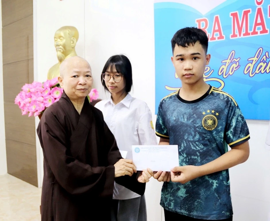 Phụ nữ phường Hàm Rồng ra mắt mô hình mẹ đỡ đầu trẻ mồ côi