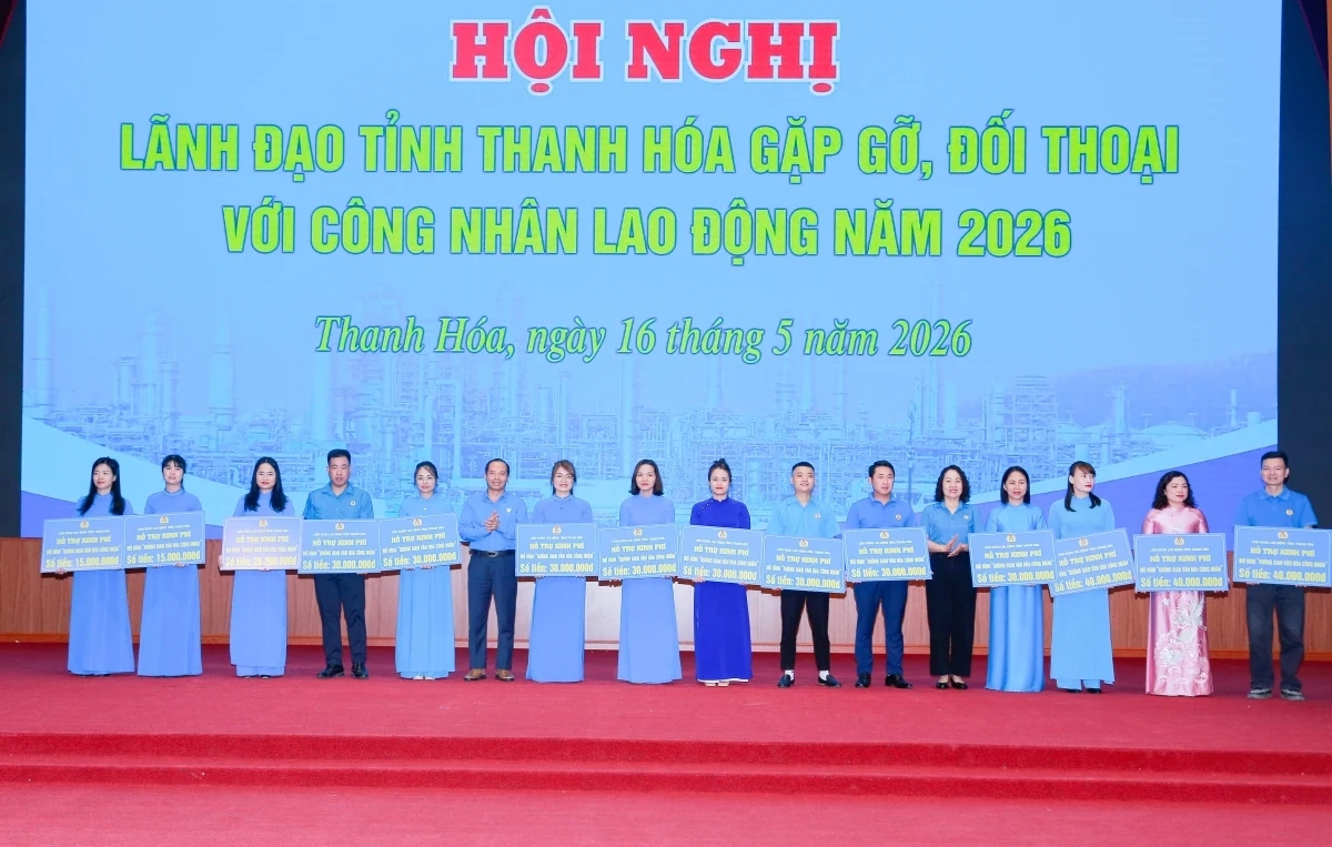 Lãnh đạo tỉnh đối thoại với công nhân: Lắng nghe để đồng hành