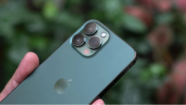 iPhone 12 cũ và iPhone 13 Pro Max cũ - Ưu đãi lớn tại CellphoneS