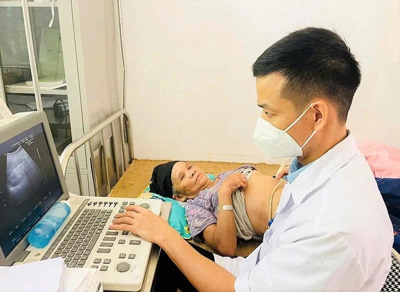 Gỡ “nút thắt” chuẩn hóa chuyên môn cho tuyến y tế cơ sở