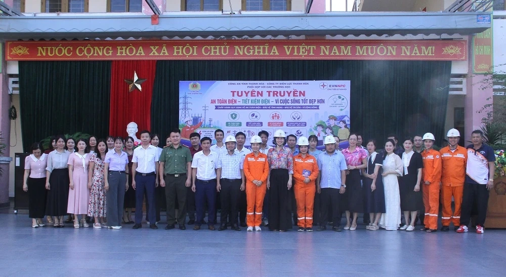 Tuyên truyền nâng cao nhận thức và trách nhiệm của công dân về an toàn điện