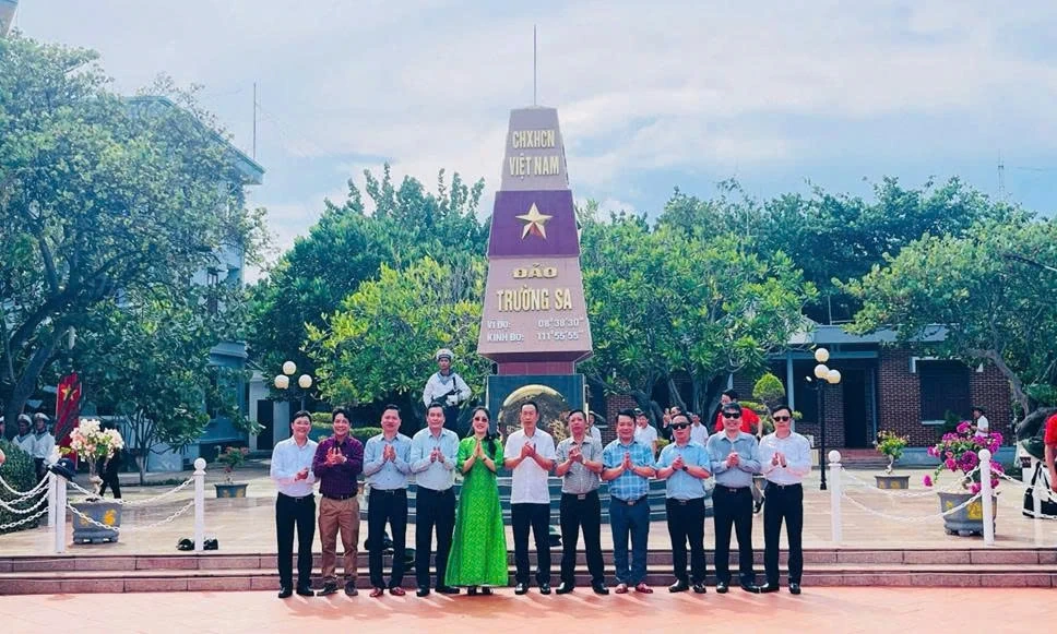 Từ xứ Thanh đến Trường Sa - Hành trình của niềm tin