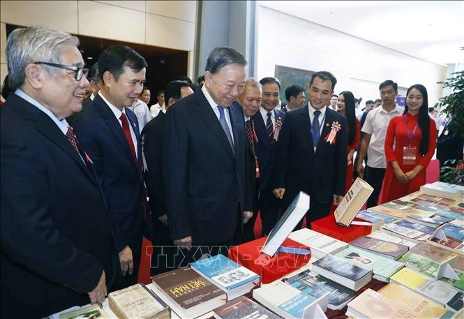 Tổng Bí thư, Chủ tịch nước Tô Lâm: Đại học Quốc gia Hà Nội tiếp tục vươn lên trở thành biểu tượng của trí tuệ Việt Nam