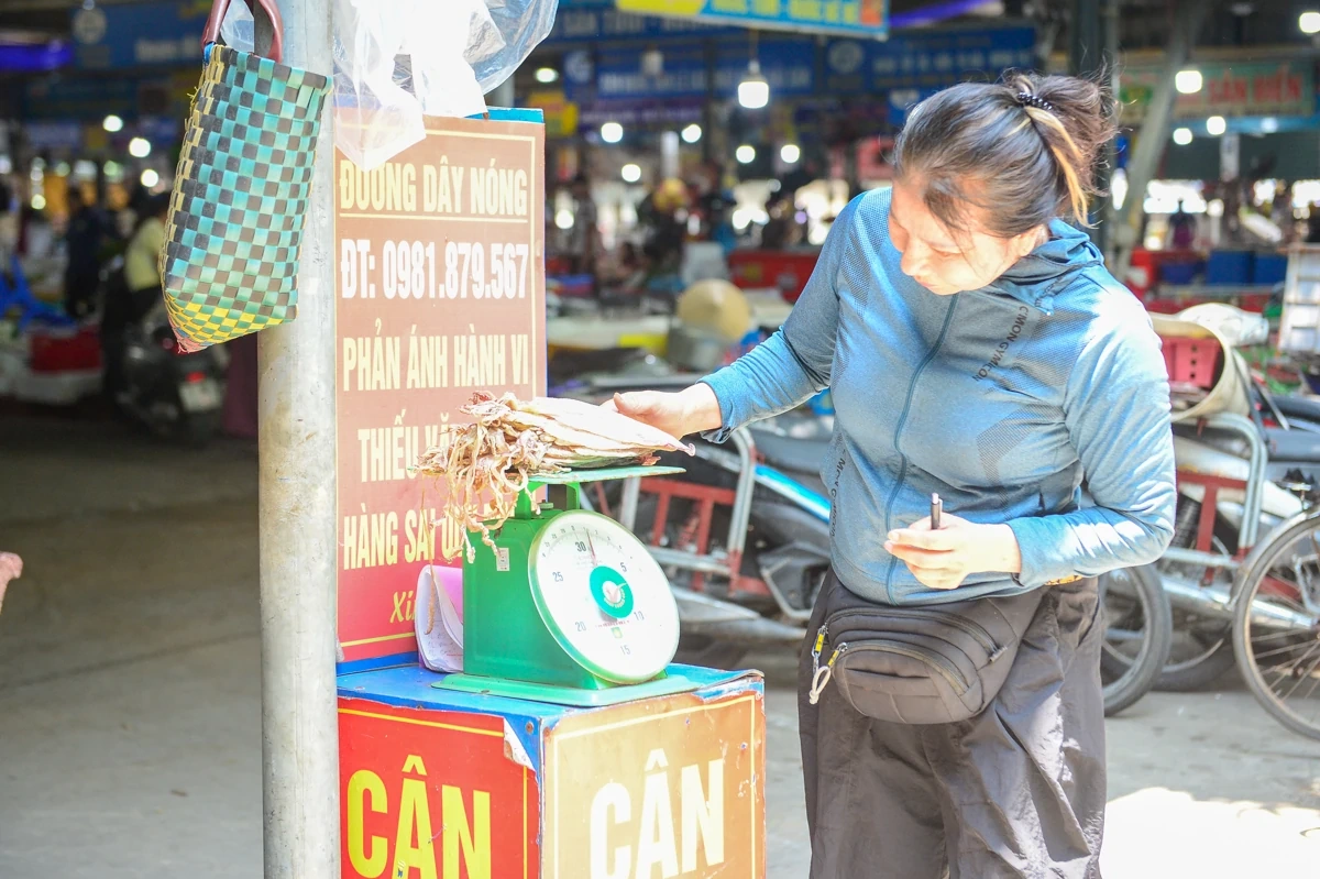 Lắp cân đối chứng tại các chợ hải sản ở Sầm Sơn