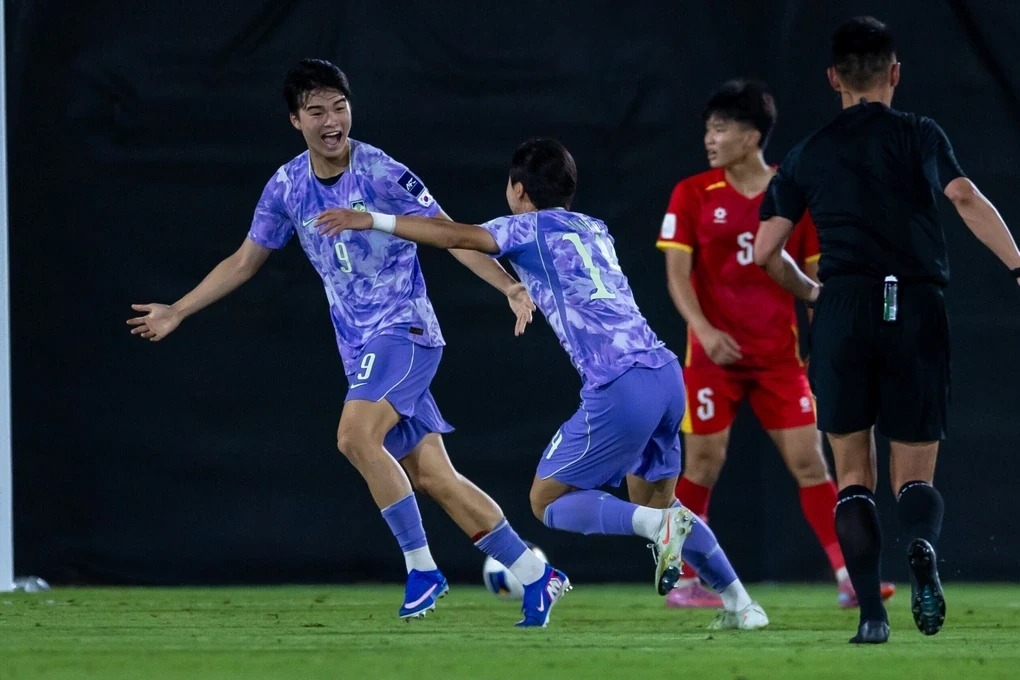 U17 Việt Nam quyết đấu UAE tranh vé World Cup; Barcelona đăng quang La Liga sớm 3 vòng đấu