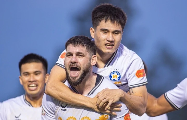HLV Roland cảnh báo U17 Việt Nam trước màn tái đấu U17 Australia; Guardiola hé lộ tương lai tại Man City