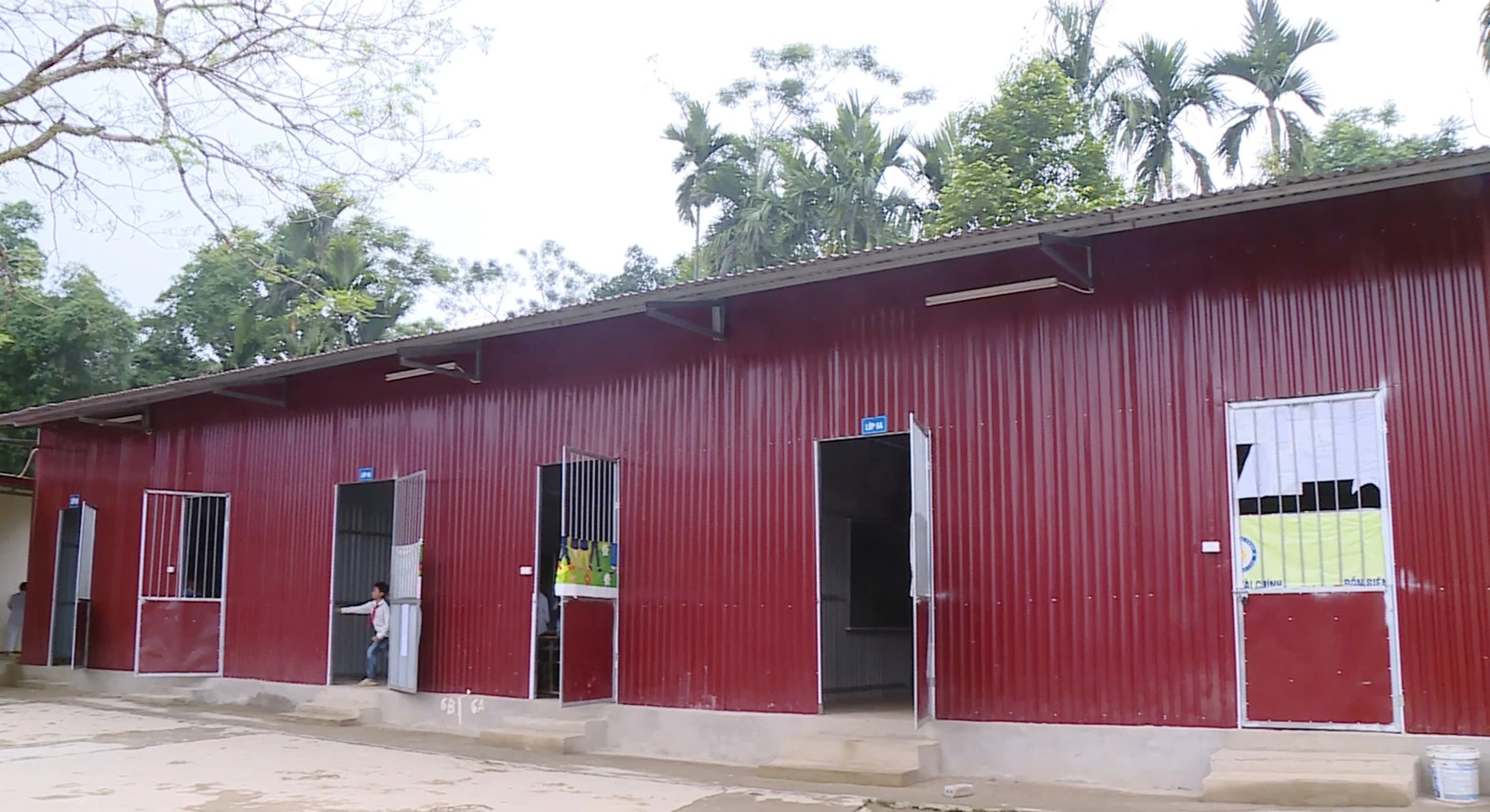 Trên công trường dự án Trường nội trú liên cấp TH&THCS Yên Khương