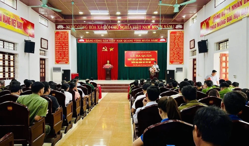 Xã Tây Đô ra quân thiết lập lại trật tự công cộng