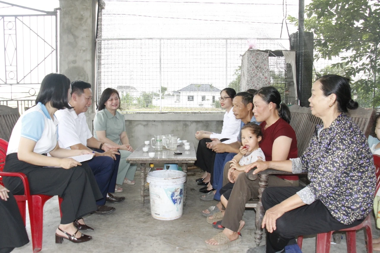 TYM Chi nhánh Thanh Hóa trao quà cho khách hàng thuộc diện hộ nghèo