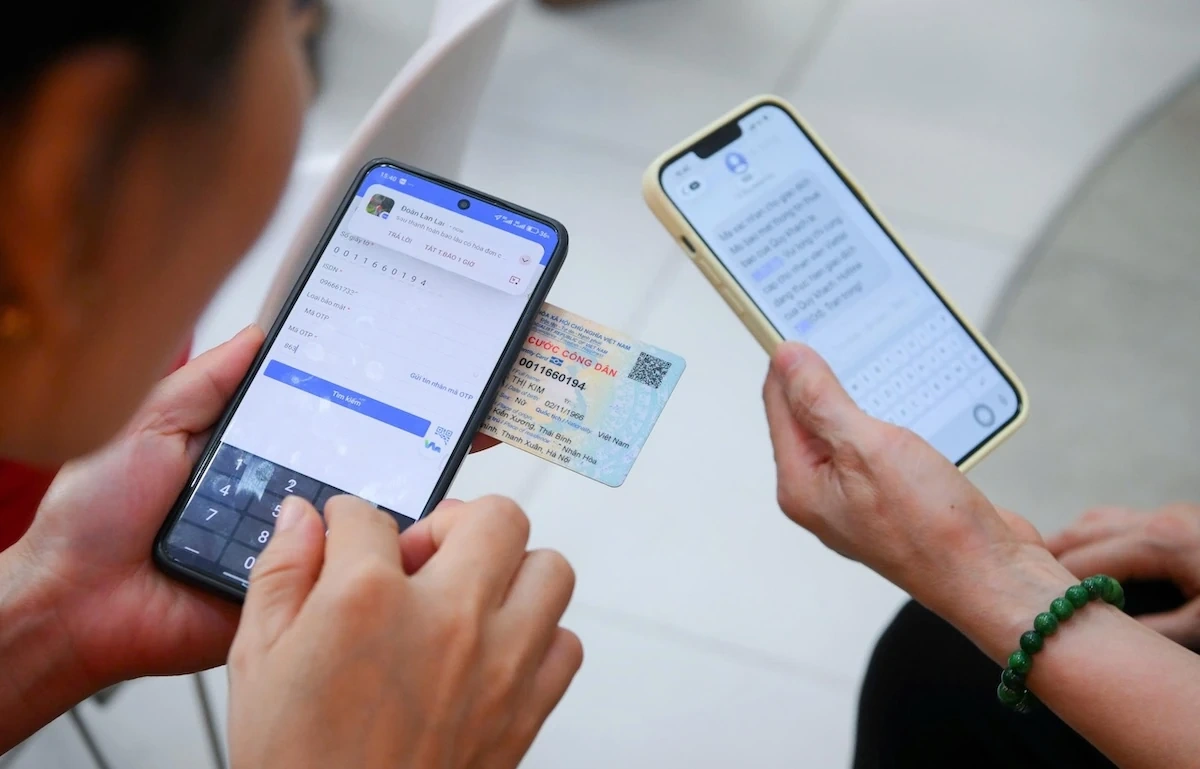 Viettel hỗ trợ xác thực thông tin thuê bao tại nhà cho người cao tuổi