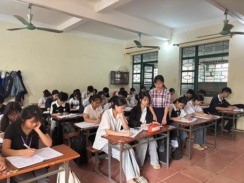 Trường học ở miền núi tăng tốc ôn luyện cho học sinh thi vào lớp 10