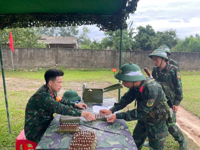 Trung đoàn 266 tổ chức bắn đạn thật cho chiến sĩ mới