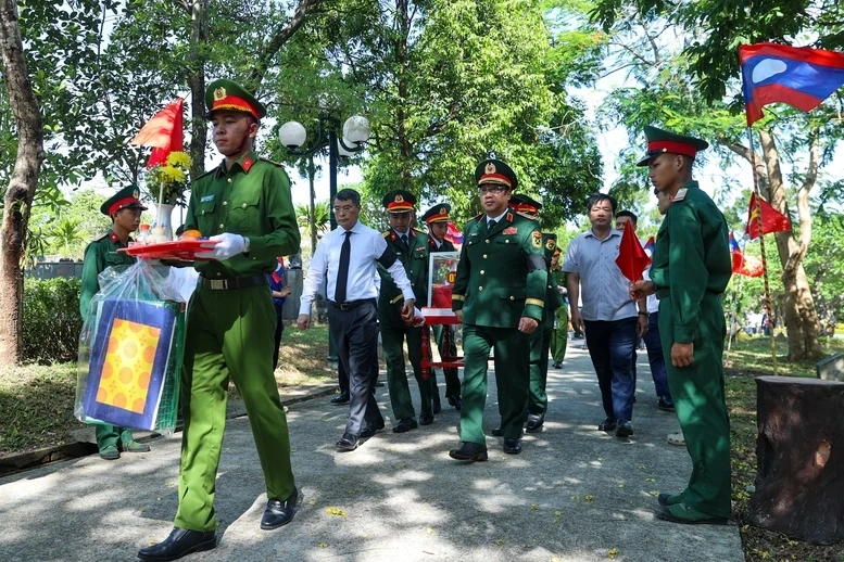 Thủ tướng Lê Minh Hưng dự lễ truy điệu và an táng hài cốt liệt sĩ tại tỉnh Quảng Trị