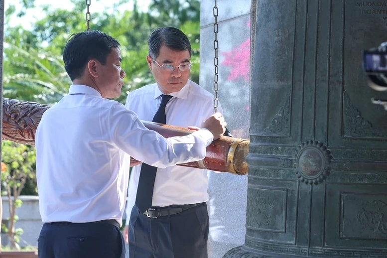 Thủ tướng Lê Minh Hưng dự lễ truy điệu và an táng hài cốt liệt sĩ tại tỉnh Quảng Trị