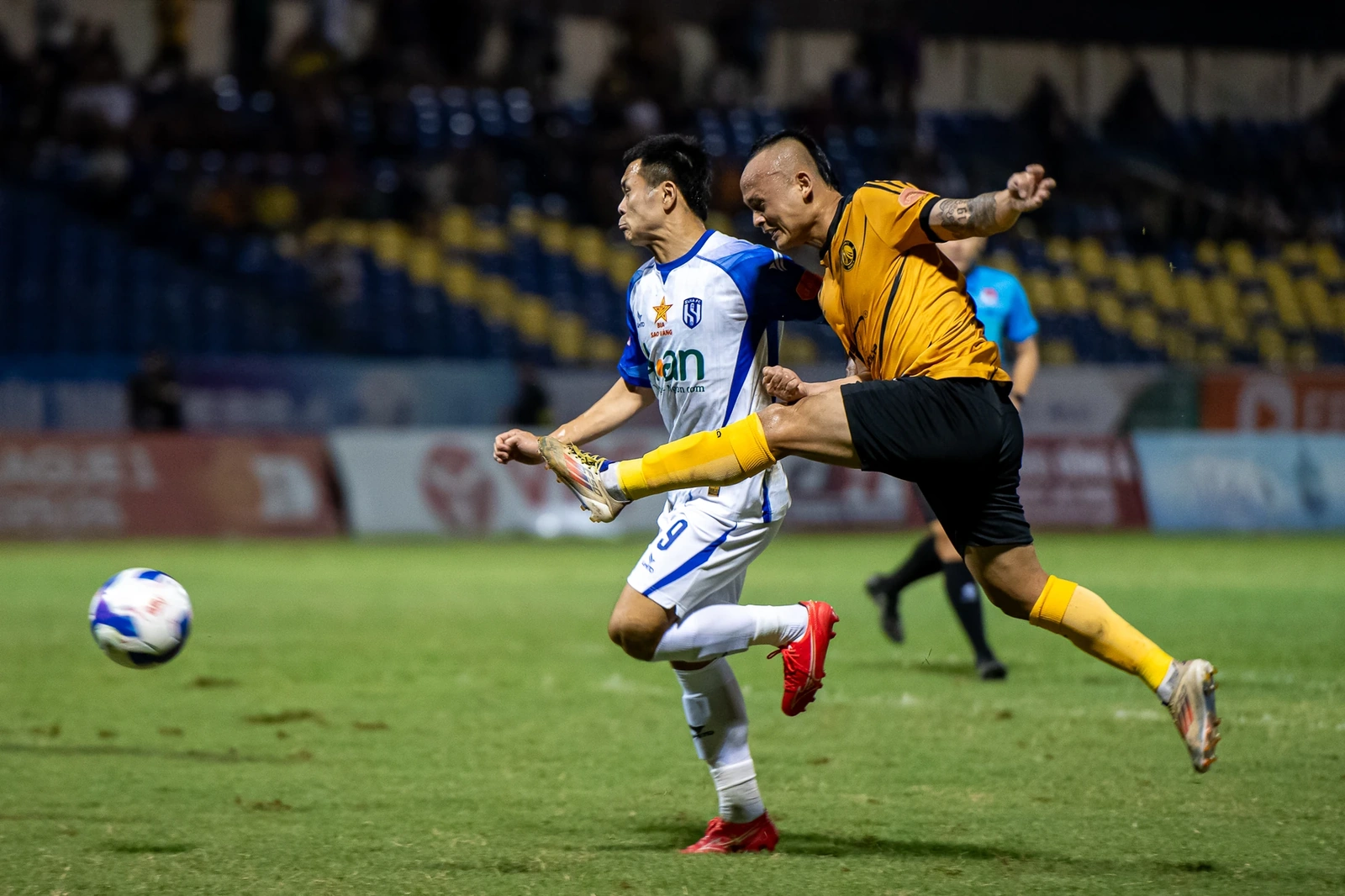 “Messi xứ Thanh” Lê Quốc Phương mang đam mê ươm mầm cho thế hệ trẻ