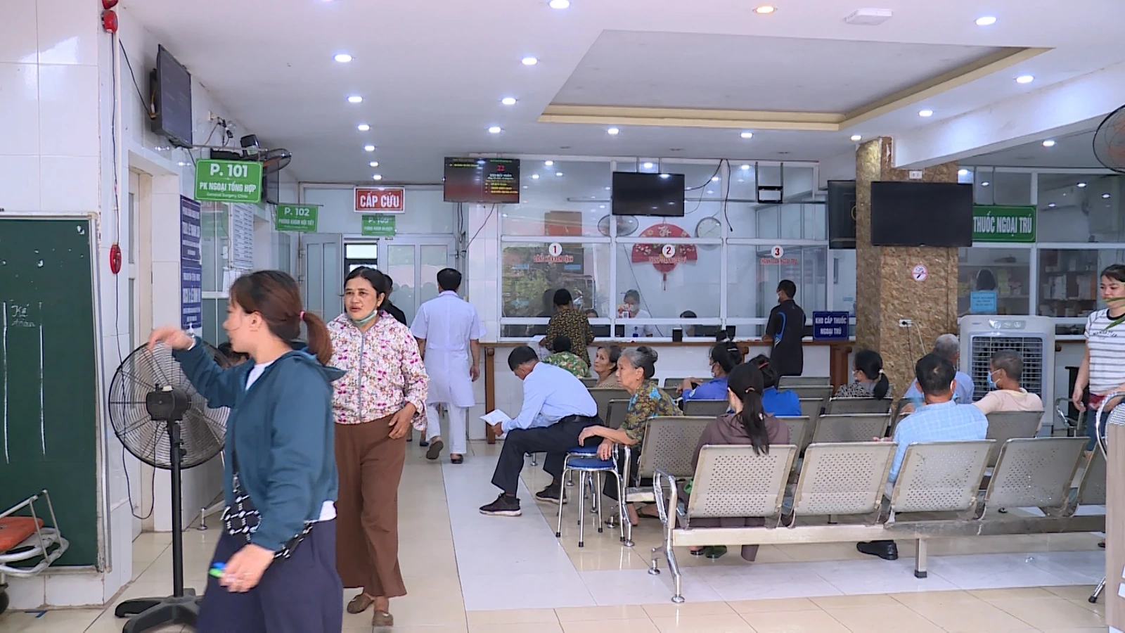 Tăng cường các giải pháp chống nóng, bảo vệ sức khỏe người bệnh