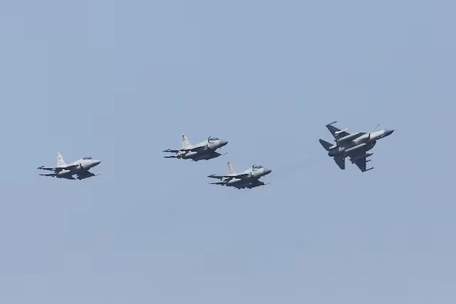 Pakistan triển khai chiến đấu cơ và hàng nghìn binh sĩ tới Saudi Arabia
