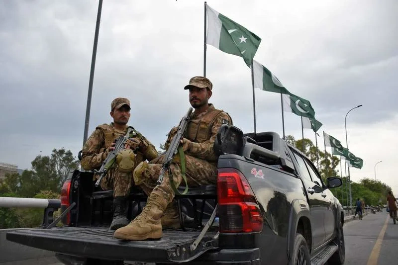 Pakistan triển khai chiến đấu cơ và hàng nghìn binh sĩ tới Saudi Arabia