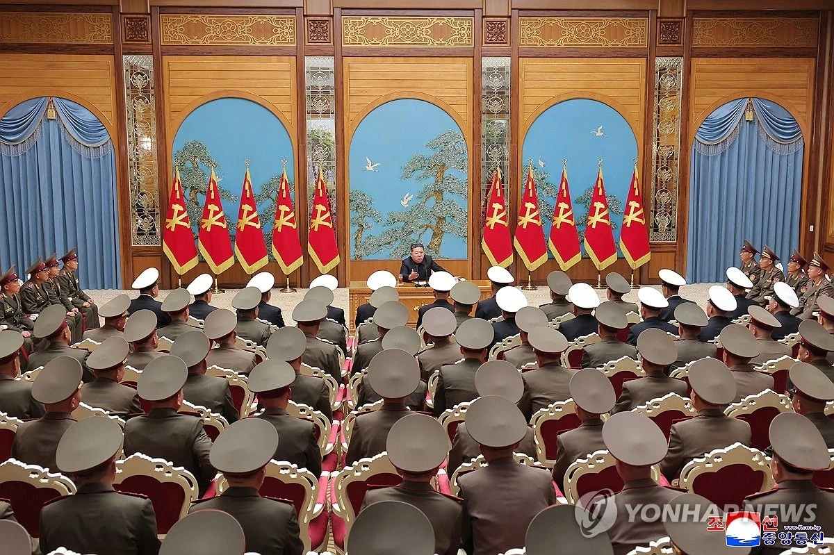 Chủ tịch Triều Tiên Kim Jong-un kêu gọi tăng cường các đơn vị tiền tuyến để ngăn chặn chiến tranh
