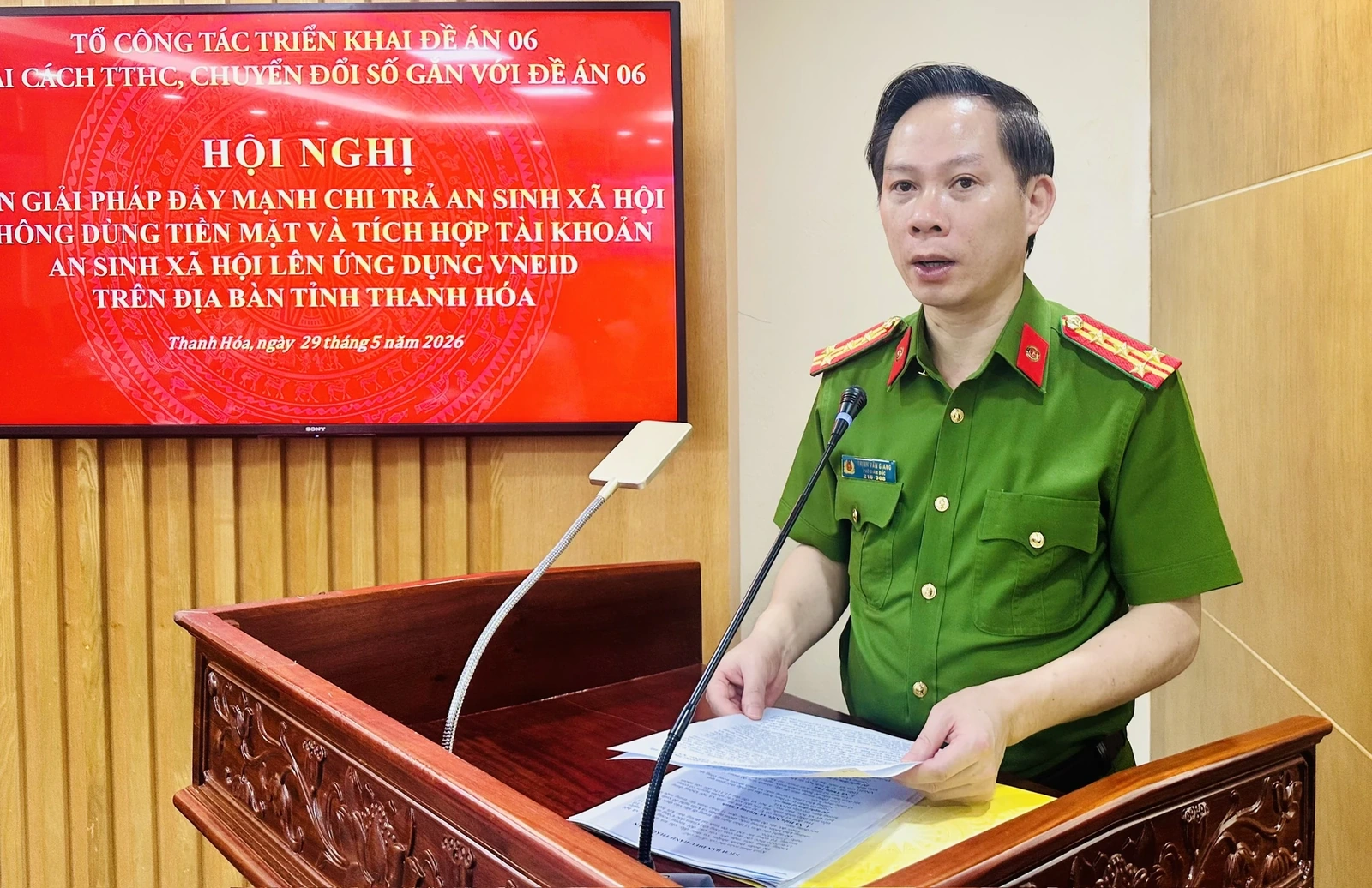 Thúc đẩy chi trả an sinh xã hội không dùng tiền mặt