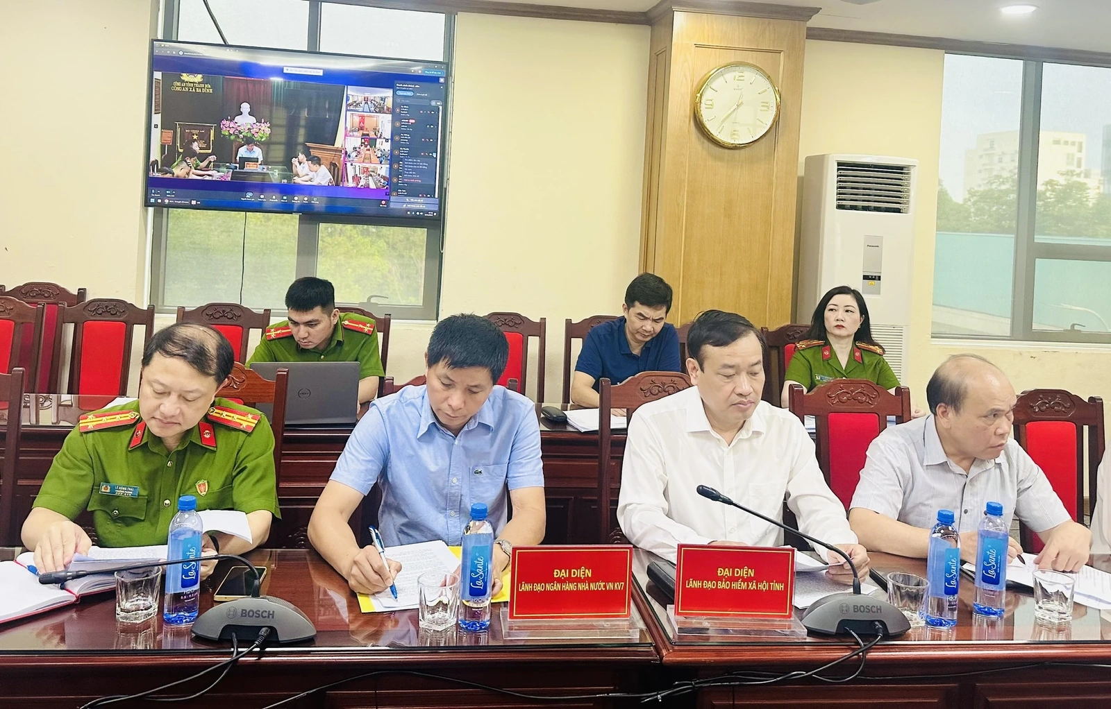 Thúc đẩy chi trả an sinh xã hội không dùng tiền mặt