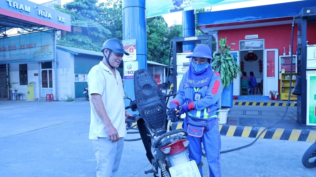 “Phủ sóng” xăng E10: Từ lộ trình chuyển đổi đến sự an tâm của người sử dụng