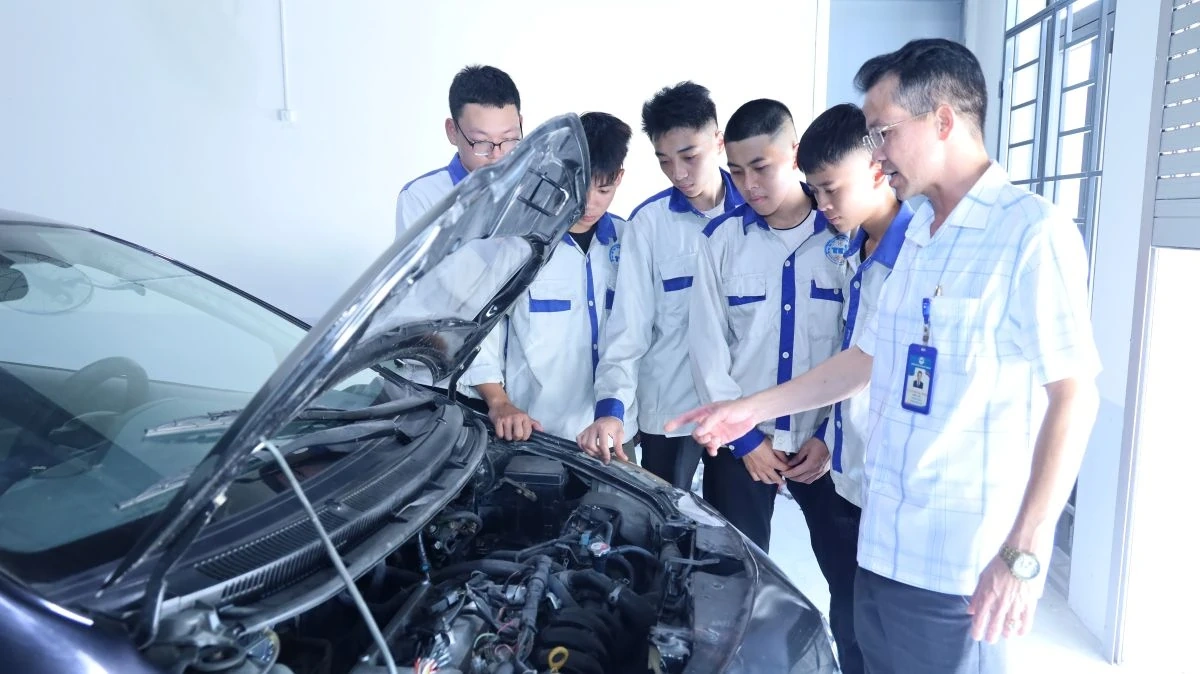 “Phủ sóng” xăng E10: Từ lộ trình chuyển đổi đến sự an tâm của người sử dụng