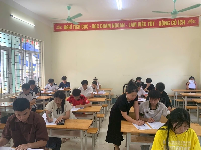 Vượt nắng nóng giữ nhịp ôn thi