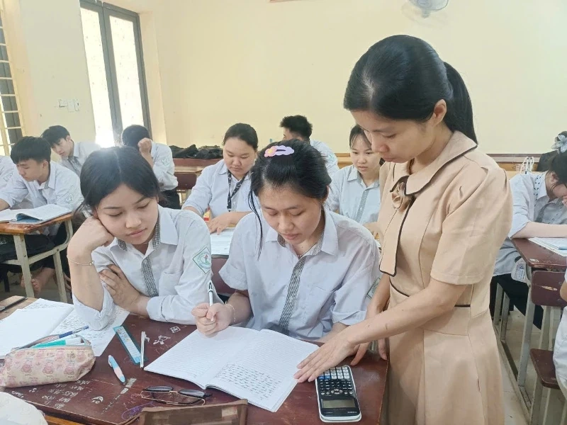 Vượt nắng nóng giữ nhịp ôn thi