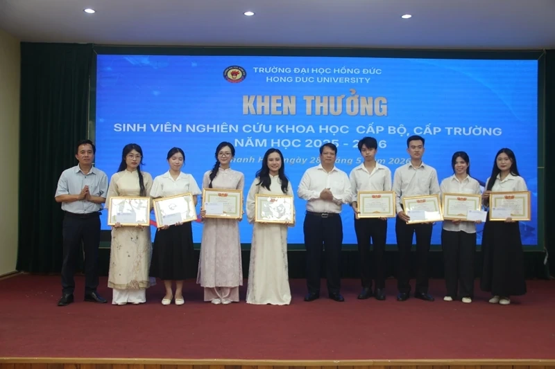 Tuổi trẻ Trường ĐH Hồng Đức tích cực tham gia hoạt động nghiên cứu khoa học