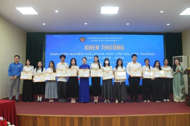 Tuổi trẻ Trường ĐH Hồng Đức tích cực tham gia hoạt động nghiên cứu khoa học