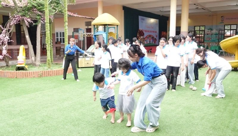 Tết thiếu nhi ở Làng Trẻ em SOS Thanh Hóa