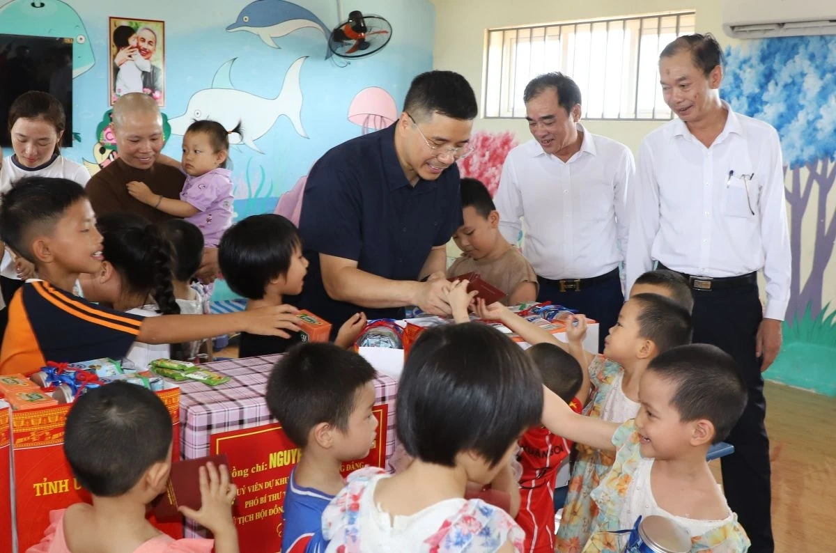 Quan tâm thực hiện tốt công tác bảo vệ, chăm sóc, giáo dục trẻ em