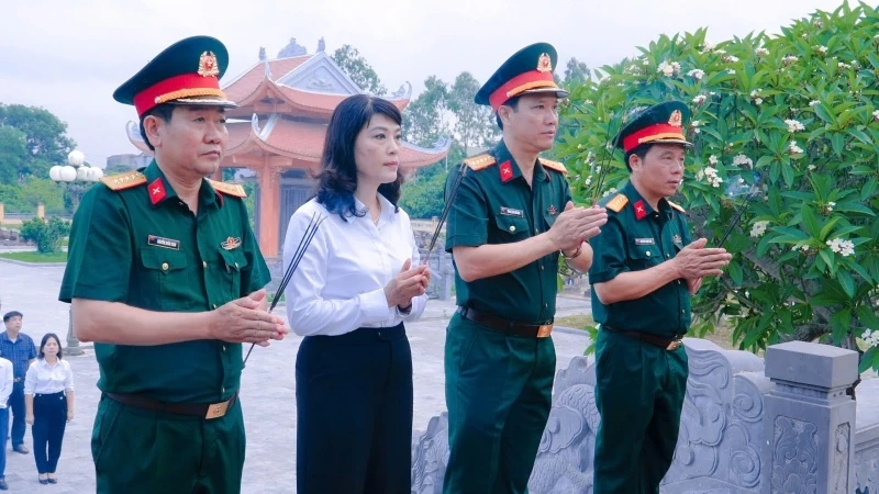 Lấy mẫu, bàn giao hài cốt liệt sĩ tại nghĩa trang liệt sĩ Quảng Xương