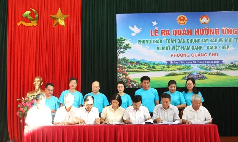 Ra quân hưởng ứng phong trào toàn dân chung tay bảo vệ môi trường