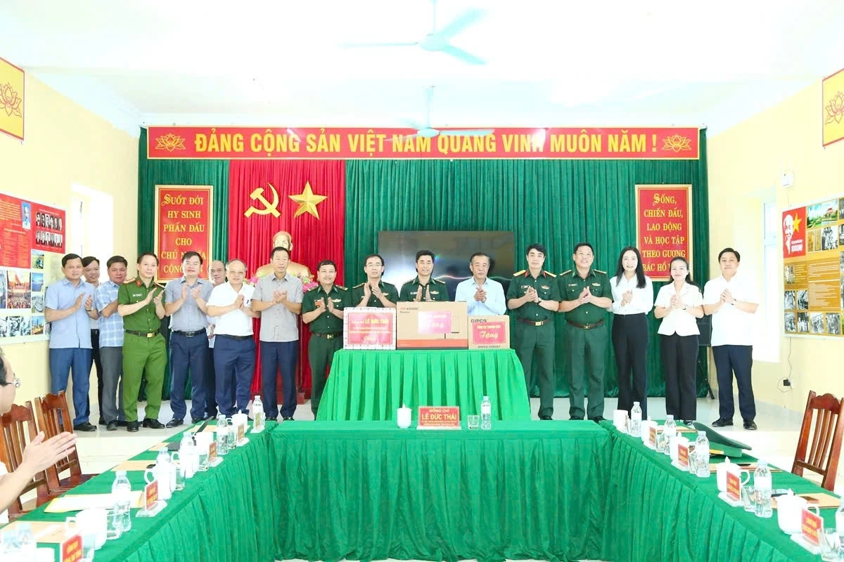 Bí thư Tỉnh ủy Lê Đức Thái thăm, kiểm tra tại các xã Quan Sơn, Tam Lư, Tam Thanh