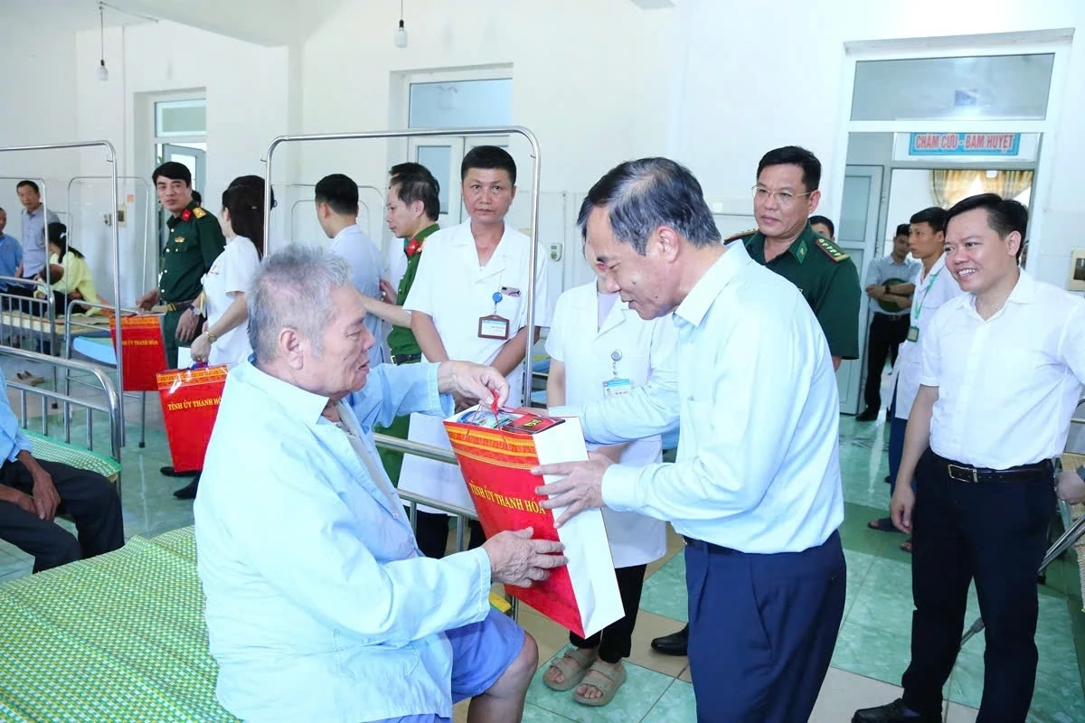 Bí thư Tỉnh ủy Lê Đức Thái thăm, kiểm tra tại các xã Quan Sơn, Tam Lư, Tam Thanh