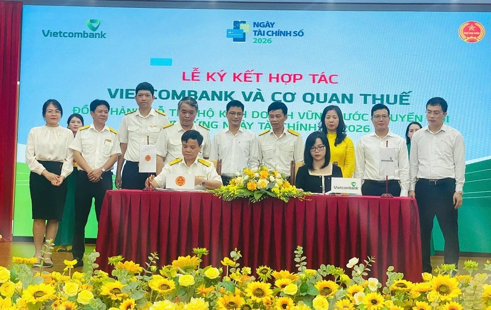 Ngành Thuế và Vietcombank cùng hỗ trợ hộ kinh doanh vững bước chuyển đổi