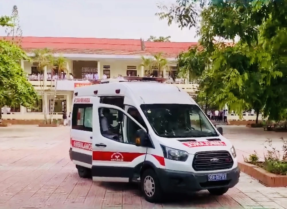 Bệnh viện Nhi Thanh Hóa hỗ trợ bệnh nhân dự thi vào lớp 10 ngay sau phẫu thuật
