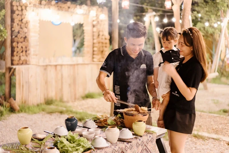 Những cách làm du lịch hiệu quả của lớp trẻ